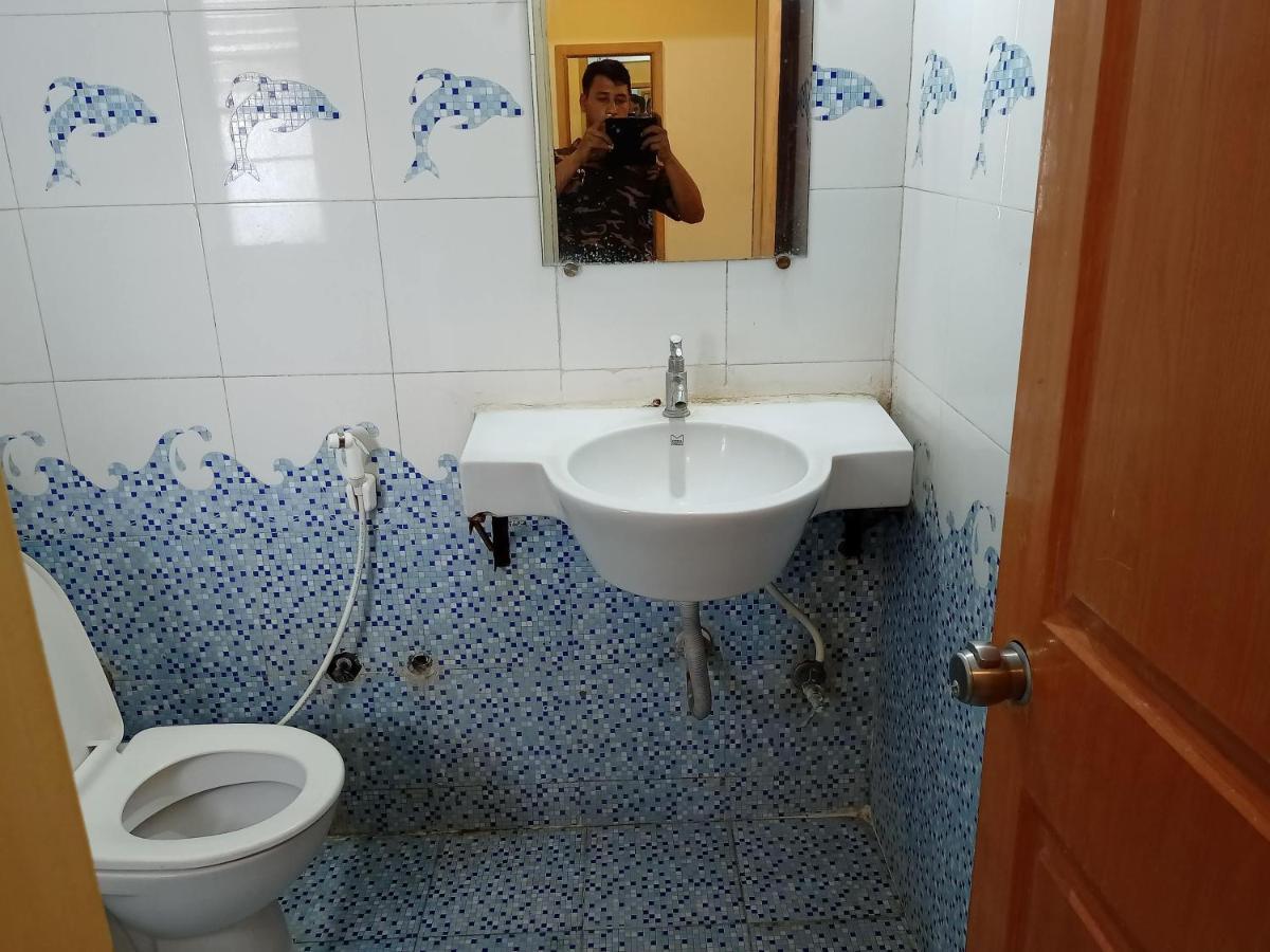 Hotel Wayfare Sirdi Kültér fotó