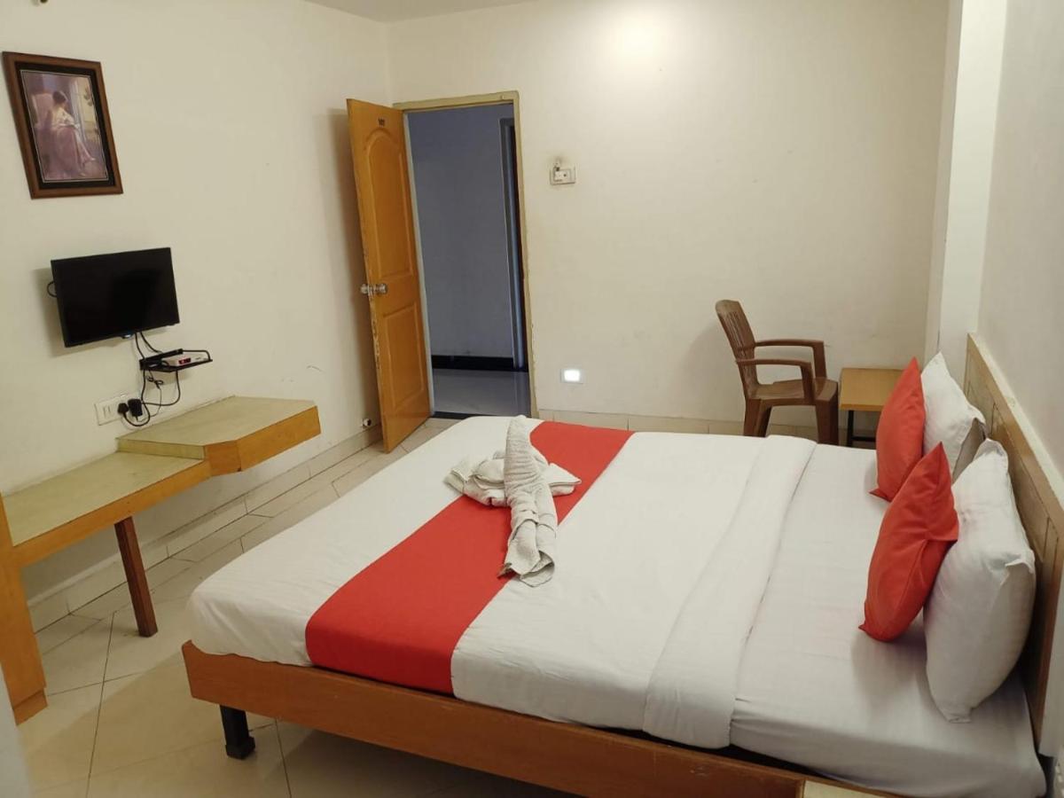Hotel Wayfare Sirdi Kültér fotó