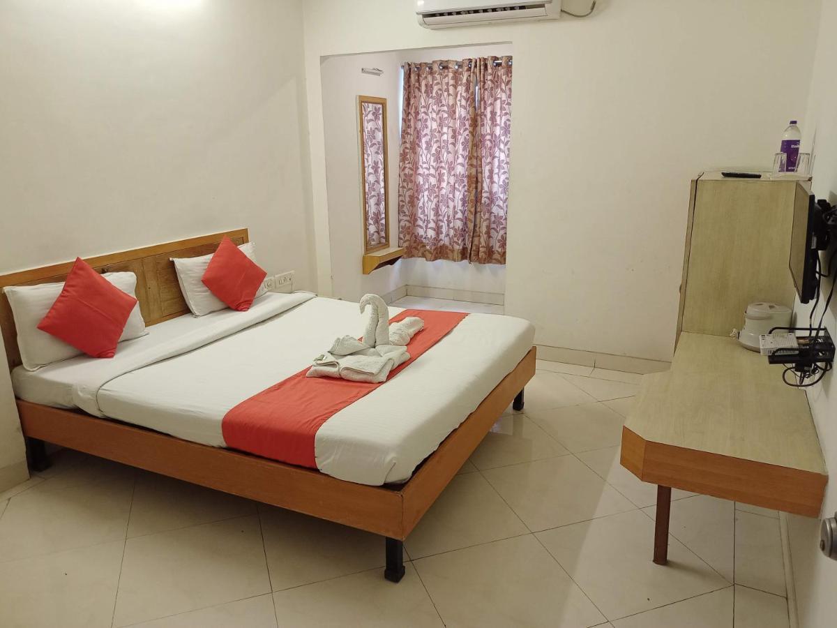 Hotel Wayfare Sirdi Kültér fotó